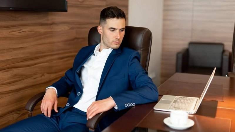 هل تجلس معظم يومك؟ 7 مخاطر صحية قد تواجهك 3 هل تجلس معظم يومك؟ 7 مخاطر صحية قد تواجهك