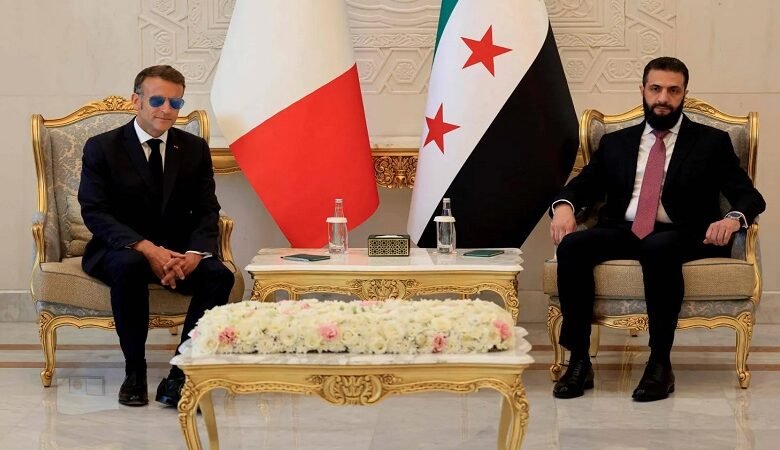 ماكرون: فرنسا مستعدة للمساهمة بإعادة بناء اقتصاد سوريا 1 ماكرون: فرنسا مستعدة للمساهمة بإعادة بناء اقتصاد سوريا