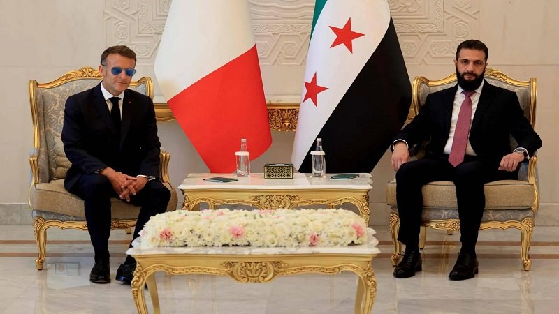 ماكرون: فرنسا مستعدة للمساهمة بإعادة بناء اقتصاد سوريا