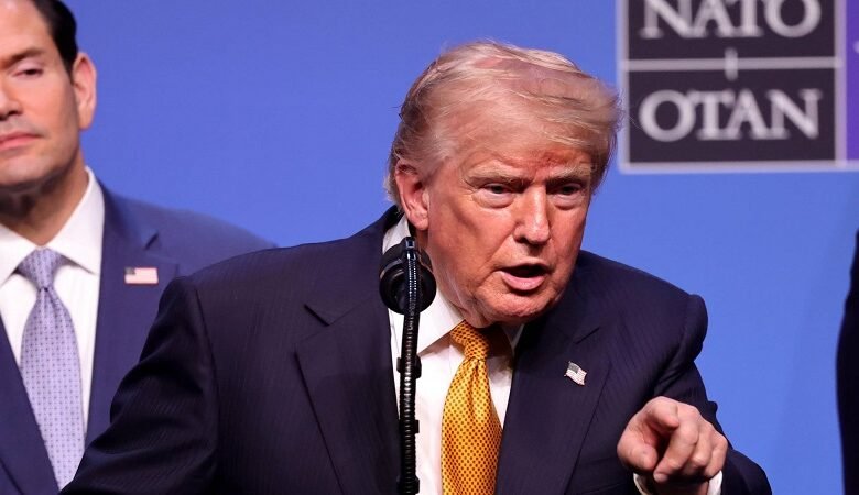 ترامب يتحدى إعلان طهران إغلاق مضيق هرمز