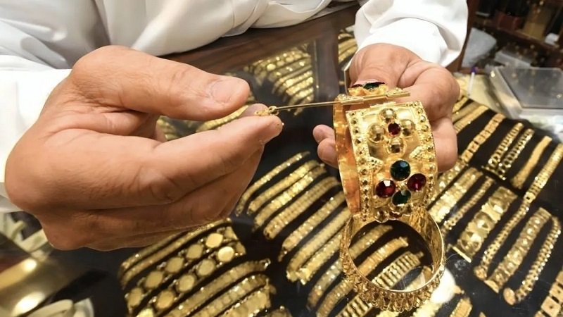 الذهب في مهب التقلبات... هل تشتري الآن أم تنتظر؟ 4 الذهب في مهب التقلبات... هل تشتري الآن أم تنتظر؟