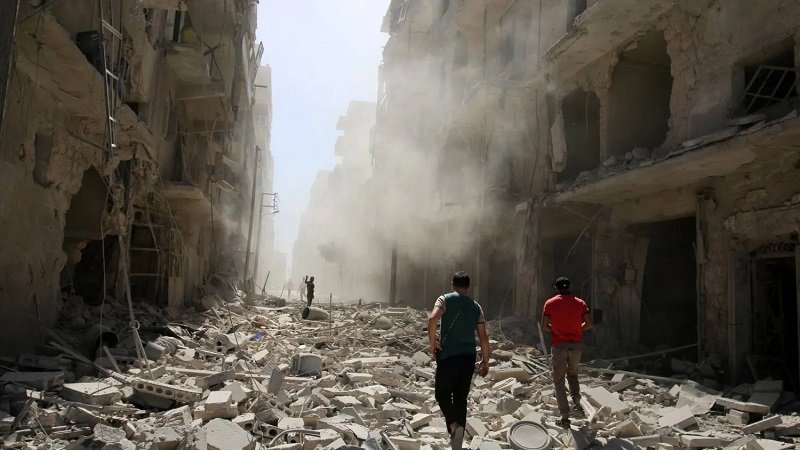 اعتقال لواء طيار في حلب نفّذ غارات جوية استهدفت مدنيين 2 اعتقال لواء طيار في حلب نفّذ غارات جوية استهدفت مدنيين