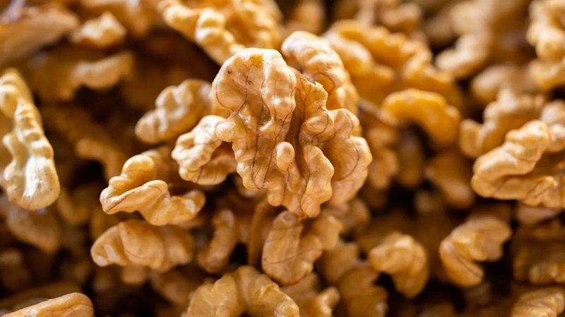6 أطعمة نباتية غنية بـ«أوميغا 3»