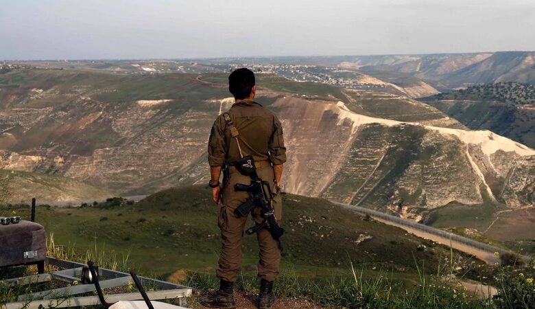 قصف مدفعي وتوغل إسرائيلي جديد في جنوب سوريا 1 قصف مدفعي وتوغل إسرائيلي جديد في جنوب سوريا