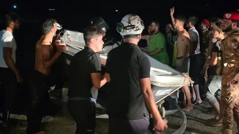 دير الزور.. وفاة طفلين إثر اصطدام عبارة بجسر على نهر الفرات 2 دير الزور.. وفاة طفلين إثر اصطدام عبارة بجسر على نهر الفرات