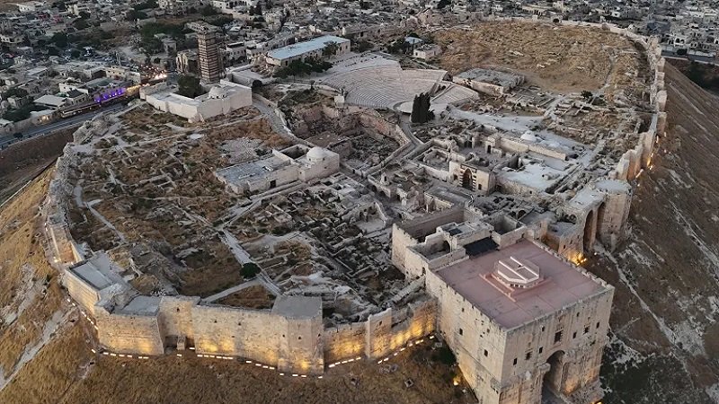 ترميمات تعيد البريق إلى قلعة حلب بعد سنوات الإهمال 1 ترميمات تعيد البريق إلى قلعة حلب بعد سنوات الإهمال