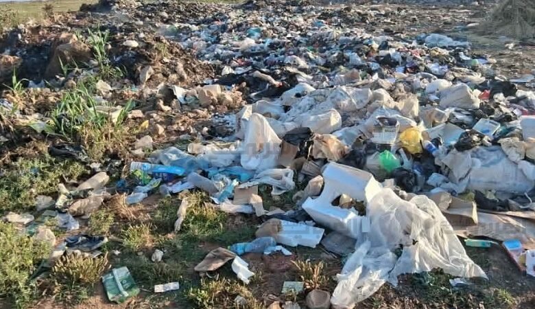 شواطئ اللاذقية.. بين السياحة وتراكم النفايات!
