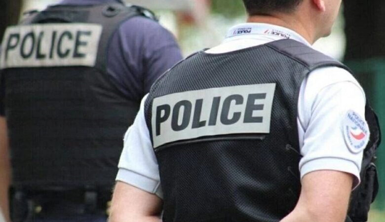 فرنسا تفكّك شبكة لتهريب مهاجرين سوريين 1 فرنسا تفكّك شبكة لتهريب مهاجرين سوريين