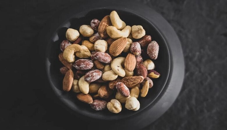 أطعمة تعزز التركيز وتدعم صحة الدماغ... ماذا تختار؟ 1 أطعمة تعزز التركيز وتدعم صحة الدماغ... ماذا تختار؟