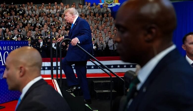 البيت الأبيض: ترامب كان يمزح بشأن إعلان هرمز أرضاً أميركية 1 البيت الأبيض: ترامب كان يمزح بشأن إعلان هرمز أرضاً أميركية