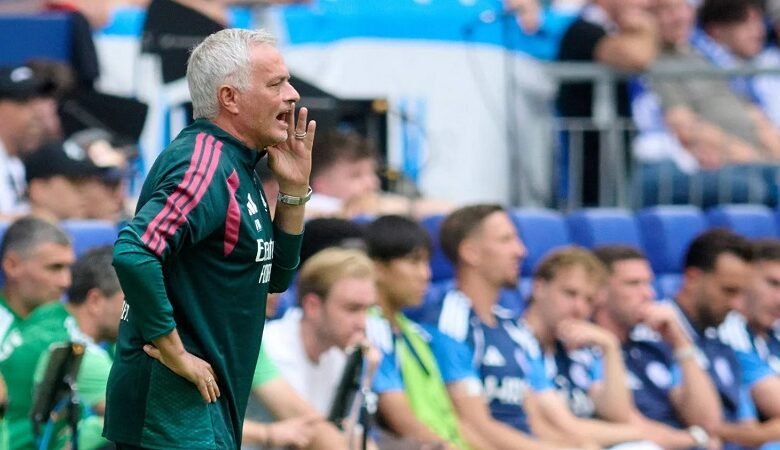 ريال مدريد يعوّل على مورينيو لإنزال برشلونة عن عرشه 1 ريال مدريد يعوّل على مورينيو لإنزال برشلونة عن عرشه