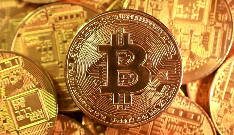 بتكوين يقفز 11% بدعم من تحرك ترامب لإقرار قانون تنظيم العملات المشفرة 1 بتكوين يقفز 11% بدعم من تحرك ترامب لإقرار قانون تنظيم العملات المشفرة