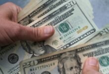 الدولار يتراجع مع تصاعد قلق الديون الأميركية 2 الدولار يتراجع مع تصاعد قلق الديون الأميركية