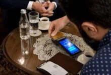 الشرع يجرب أول تحويل عبر «فيزا» لدفع ثمن قهوته في دمشق القديمة 2 الشرع يجرب أول تحويل عبر «فيزا» لدفع ثمن قهوته في دمشق القديمة