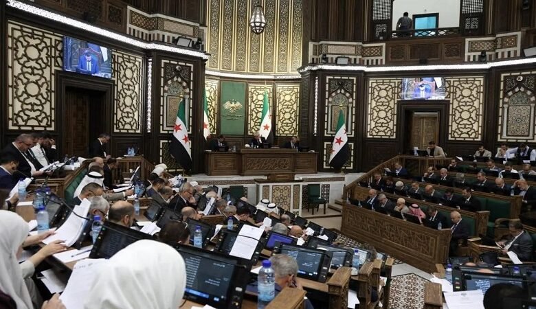 مجلس الشعب السوري ينجز هيكله التنظيمي وسط توازنات معقدة