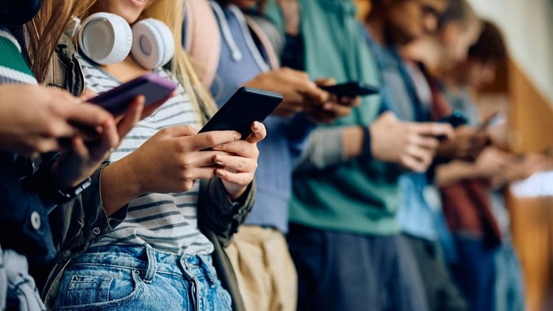 ما أضرار الاستخدام المفرط للإنترنت؟ 2 ما أضرار الاستخدام المفرط للإنترنت؟