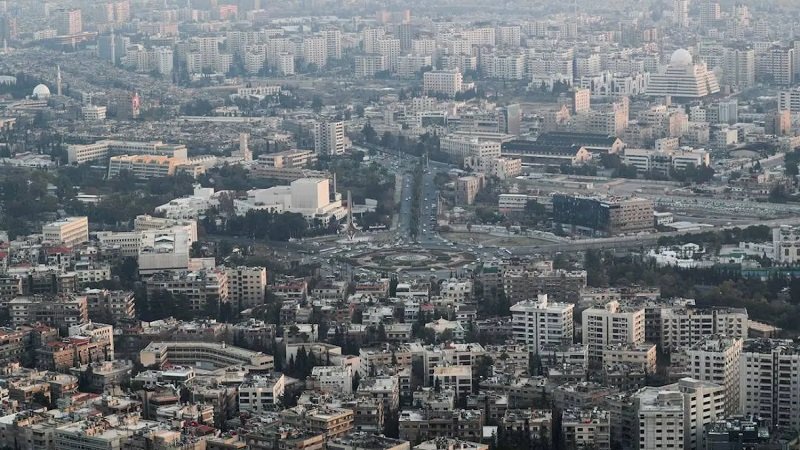 قفزة الإنفاق تقلب فائض الموازنة السورية إلى عجز بمليار دولار