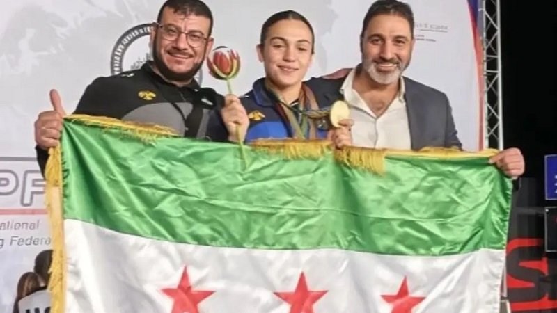 لاعبة سورية تحصد 3 ذهبيات وفضية في بطولة العالم للقوة البدنية