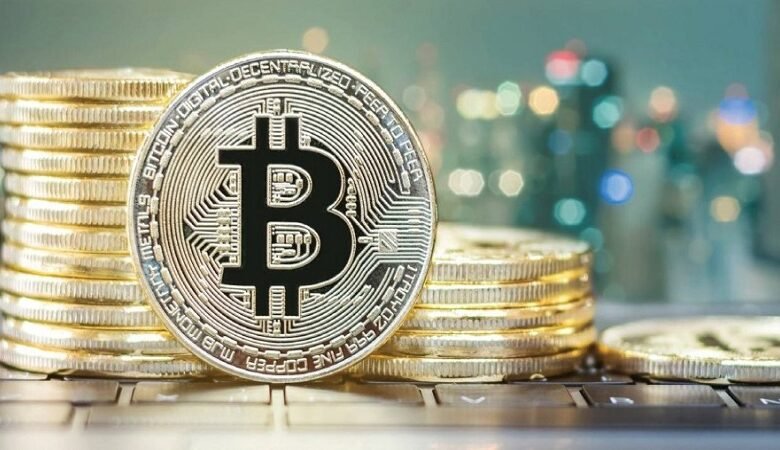 أداء متباين للعملات المشفرة في يوليو