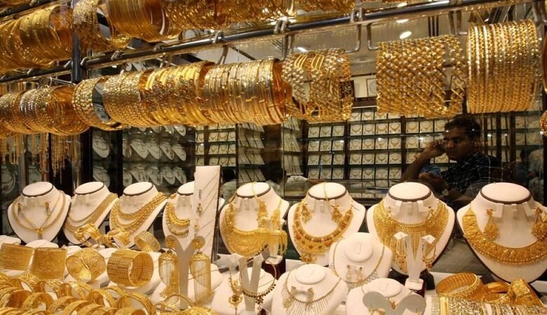 الذهب ينخفض بعد بلوغه ذروة أكثر من 3 أشهر 1 الذهب ينخفض بعد بلوغه ذروة أكثر من 3 أشهر