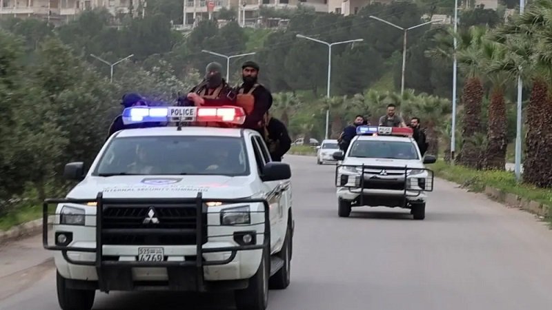 القبض على عصابة سرقت 25 منزلاً و4 محالّ تجارية بحلب 2 القبض على عصابة سرقت 25 منزلاً و4 محالّ تجارية بحلب