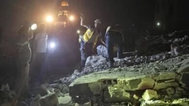 مقتل 3 أشخاص وإصابة 6 بانفجار داخل منزل في ريف إدلب