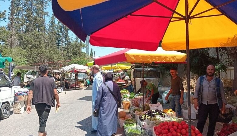 أسواق البسطات في حلب.. هل تحد من فوضى الأرصفة؟ 1 أسواق البسطات في حلب.. هل تحد من فوضى الأرصفة؟