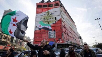 دمشق طالبت لبنان بتسليم العشرات من فلول الأسد في قائمتين