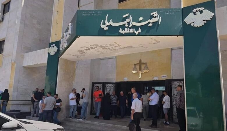 مسلح يقتحم قصر العدل في اللاذقية ويطلق النار على موقوف! 1 مسلح يقتحم قصر العدل في اللاذقية ويطلق النار على موقوف!