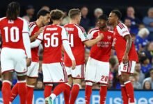 هل تنحصر المنافسة على لقب الدوري الإنجليزي بين فريقين فقط؟
