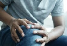 لماذا تزداد آلام المفاصل مع برودة الطقس؟