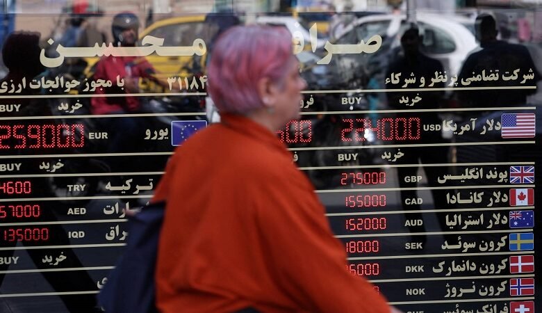 الإيرانيون تحت وطأة تكاليف متصاعدة بعد 7 أشهر من الحرب 1 الإيرانيون تحت وطأة تكاليف متصاعدة بعد 7 أشهر من الحرب