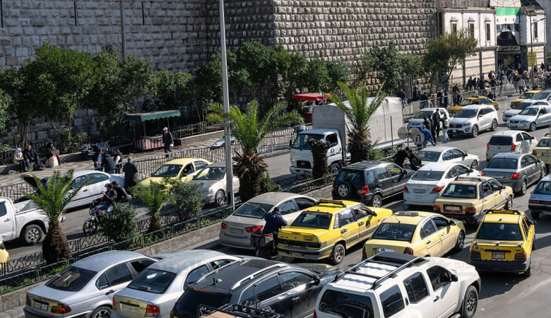 دمشق تختنق بالازدحام المروري... مليون مركبة في الشوارع 1 دمشق تختنق بالازدحام المروري... مليون مركبة في الشوارع