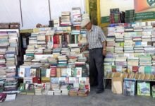 بسطات الكتب في دمشق.. مشهد ثقافي ينبض بالحياة في قلب العاصمة السورية