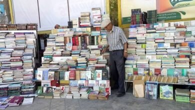بسطات الكتب في دمشق.. مشهد ثقافي ينبض بالحياة في قلب العاصمة السورية