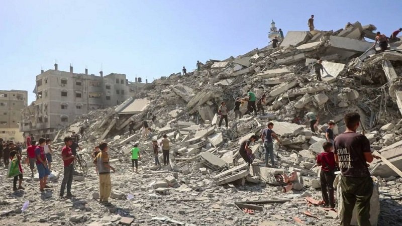 مقتل 3 فلسطينيين وإصابة آخرين في غارات إسرائيلية على غزة 2 مقتل 3 فلسطينيين وإصابة آخرين في غارات إسرائيلية على غزة