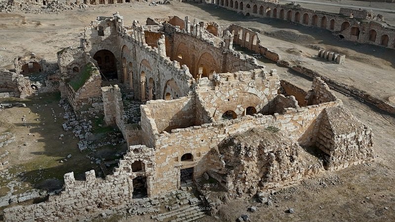 مدينة الرصافة.. أسوار البادية تروي تعاقب الحضارات 2 مدينة الرصافة.. أسوار البادية تروي تعاقب الحضارات