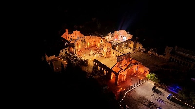 قلعة سمعان تفتح أبوابها مجدداً بعد إغلاق 14 عاماً 2 قلعة سمعان تفتح أبوابها مجدداً بعد إغلاق 14 عاماً