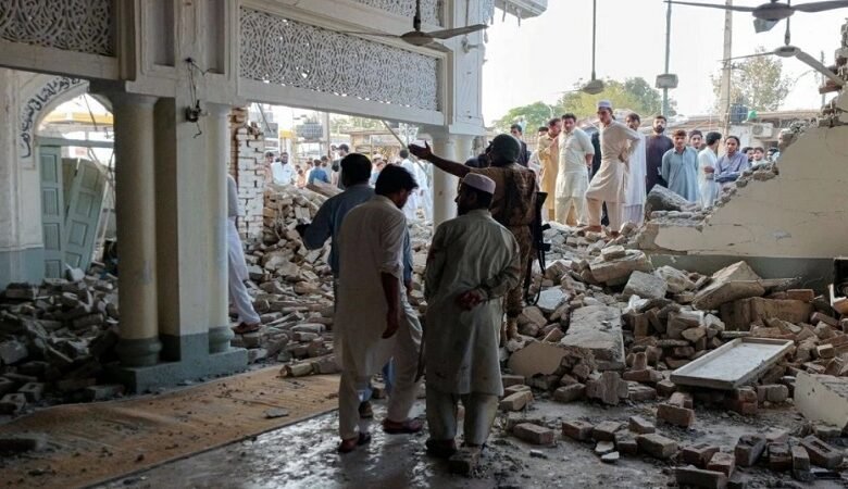 31 قتيلا في هجوم على مقر للشرطة في باكستان 1 31 قتيلا في هجوم على مقر للشرطة في باكستان