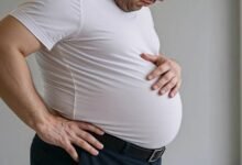 6 أطعمة تناولها يومياً يسبب الانتفاخ