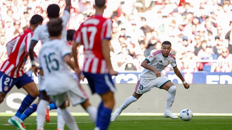 برشلونة وريال مدريد في اختبارين مختلفين لتعزيز صدارة الليغا