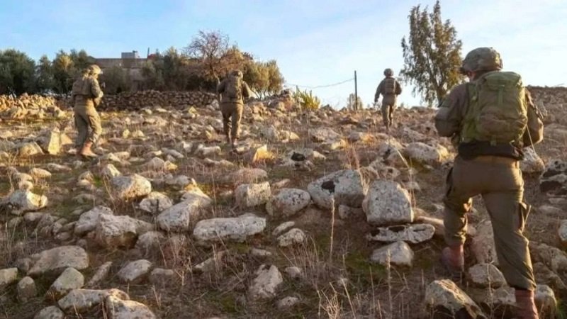 الجيش الإسرائيلي يشيّد تحصينات في جنوب سوريا تثير مخاوف السكان 2 الجيش الإسرائيلي يشيّد تحصينات في جنوب سوريا تثير مخاوف السكان
