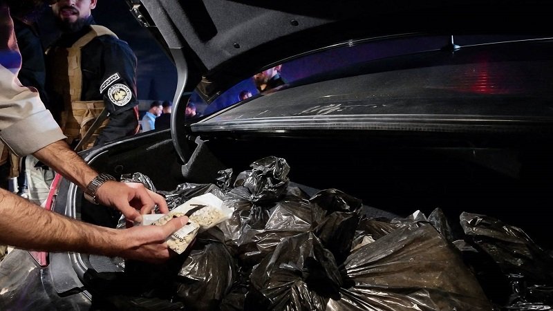 سوريا تحبط تهريب 100 ألف حبة كبتاغون متجهة إلى السعودية 2 سوريا تحبط تهريب 100 ألف حبة كبتاغون متجهة إلى السعودية