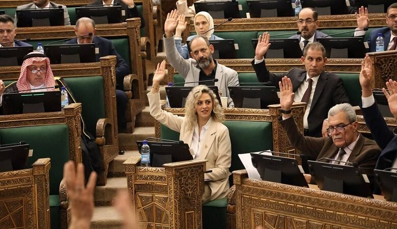 مجلس الشعب السوري يشكو: لا مشاريع قوانين تصلنا من الوزارات! 1 مجلس الشعب السوري يشكو: لا مشاريع قوانين تصلنا من الوزارات!
