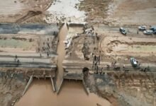 انهيار جسر السلماني وقطع طريق حلب- الرقة بسبب السيول 2 انهيار جسر السلماني وقطع طريق حلب- الرقة بسبب السيول