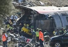 حصيلة اصطدام القطارين في إسبانيا تصل إلى 69 قتيلاً 2 حصيلة اصطدام القطارين في إسبانيا تصل إلى 69 قتيلاً