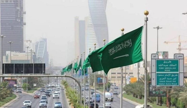السعودية: 3 قتلى و36 مصاباً في اعتداءات على مطـاري الملـك خـالـد وأبها 1 السعودية: 3 قتلى و36 مصاباً في اعتداءات على مطـاري الملـك خـالـد وأبها